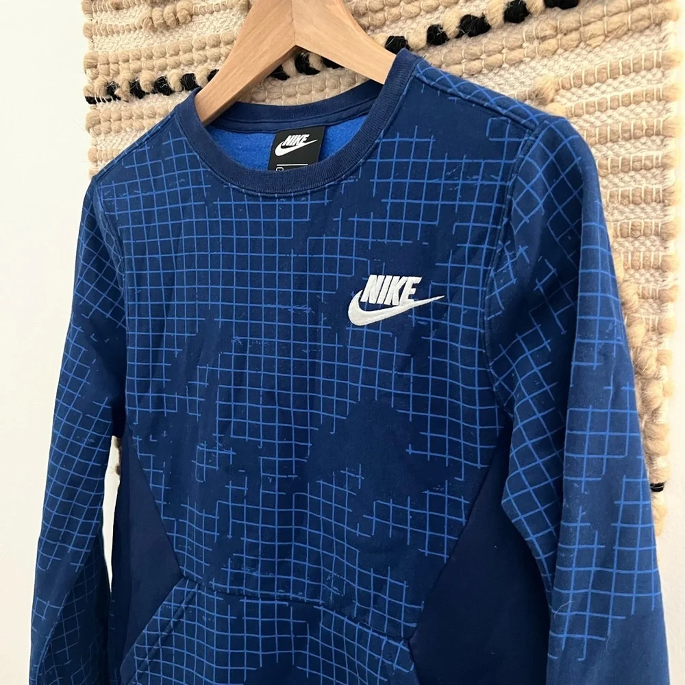 Nike Geometric Blue Crewneck Sweater with Pockets